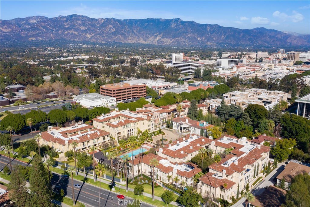 332 W Green Street 109