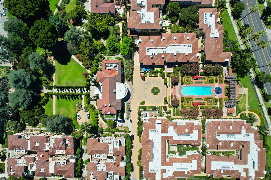 332 W Green Street 109