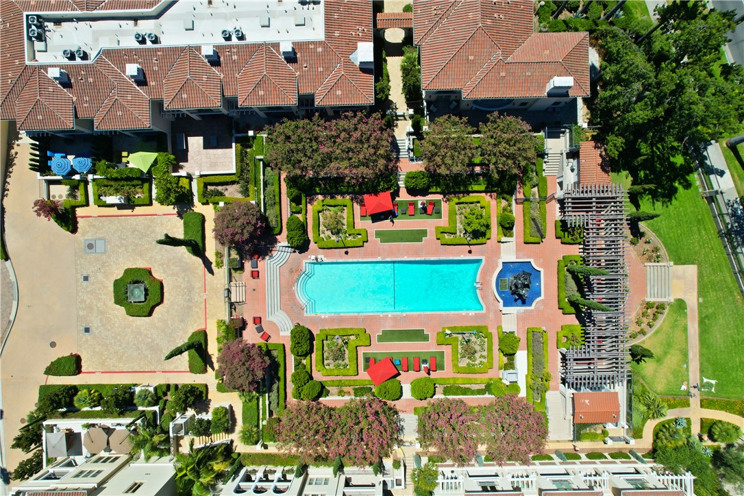 332 W Green Street 109