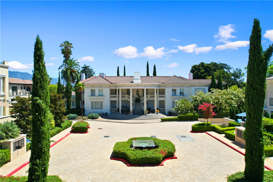 332 W Green Street 109