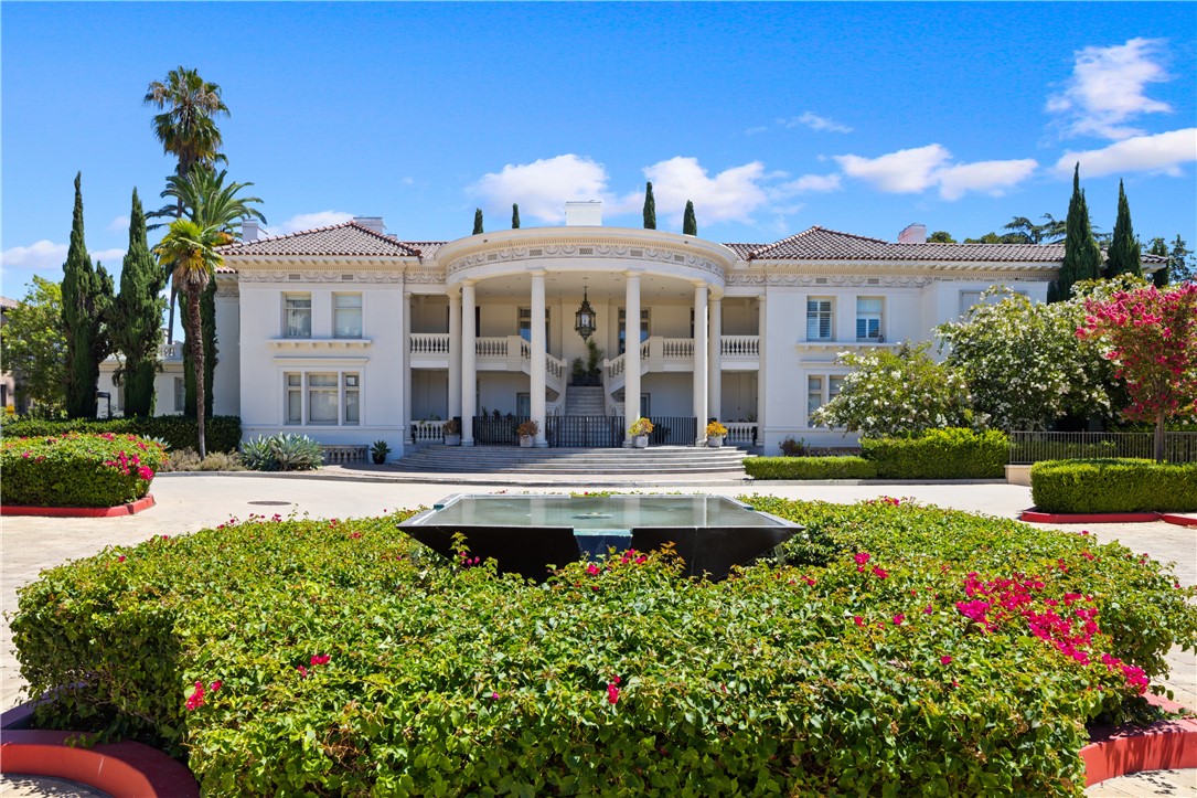 332 W Green Street 109