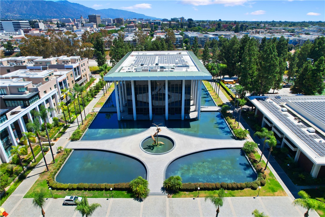 332 W Green Street 109