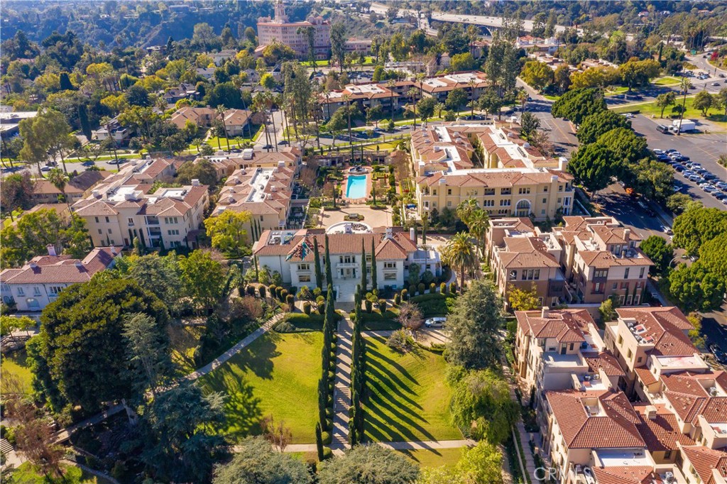 332 W Green Street 109