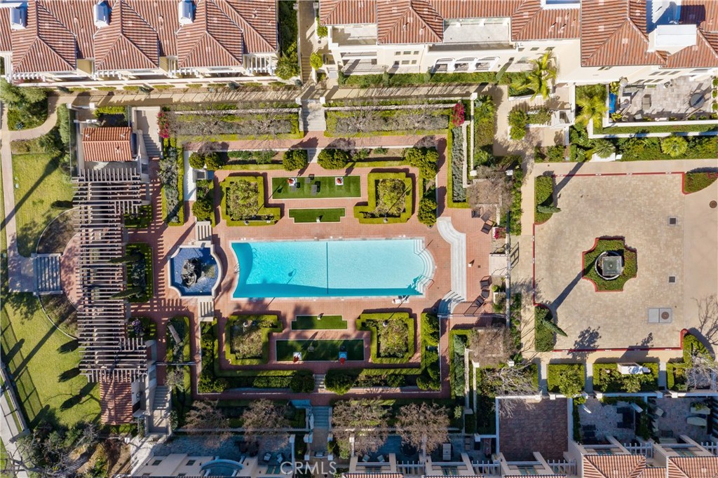 332 W Green Street 109