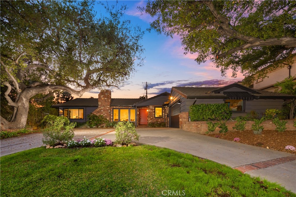1709 Alta Oaks