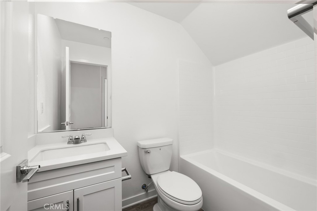 2753 E Amberley Privado