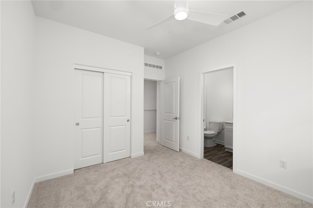 2753 E Amberley Privado