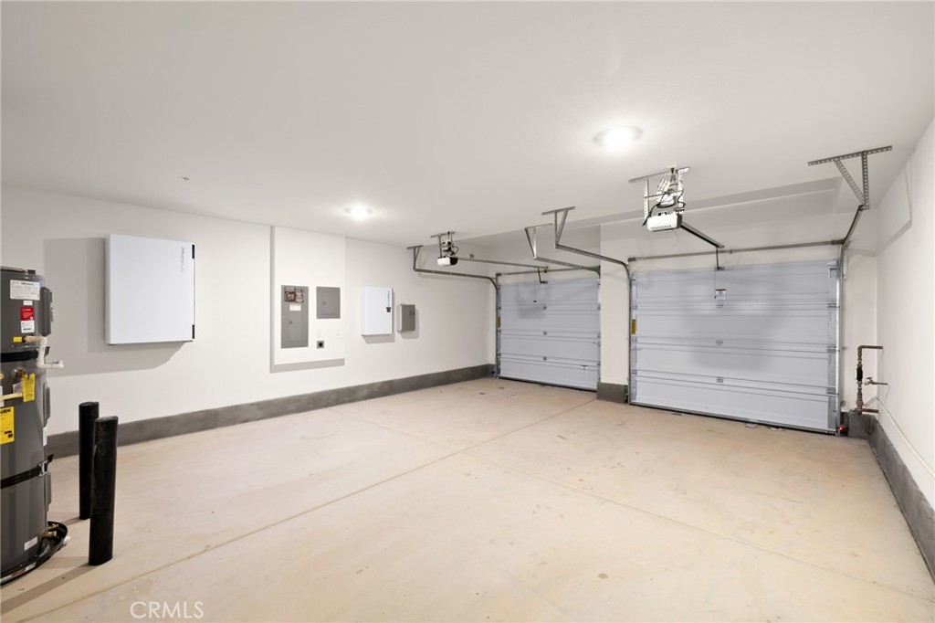 2753 E Amberley Privado