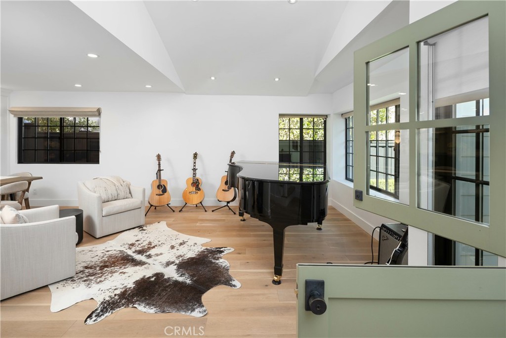 589 W Grandview Avenue