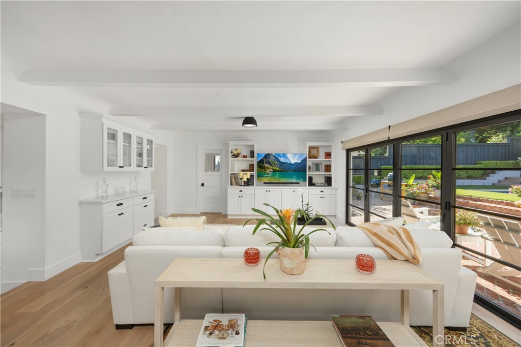 589 W Grandview Avenue