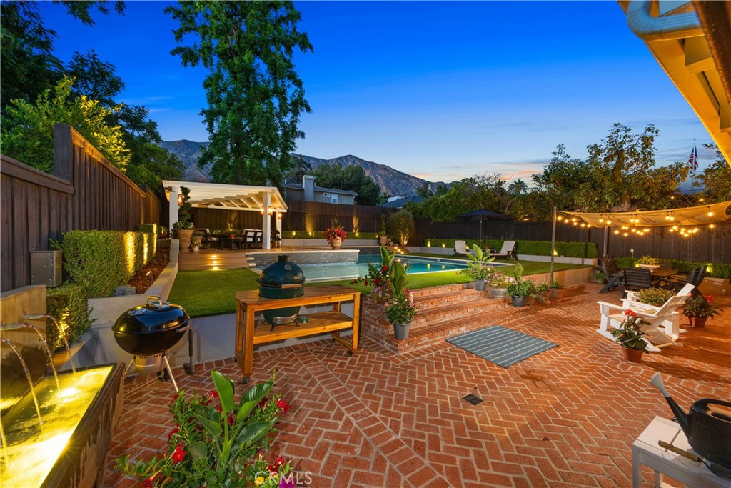 589 W Grandview Avenue