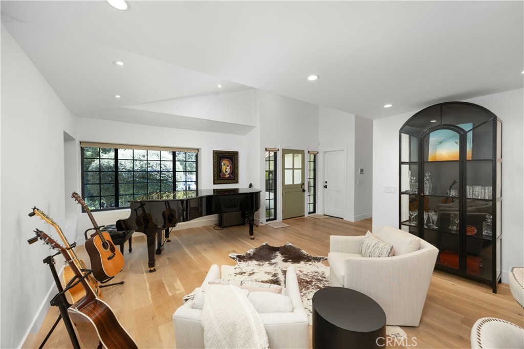 589 W Grandview Avenue