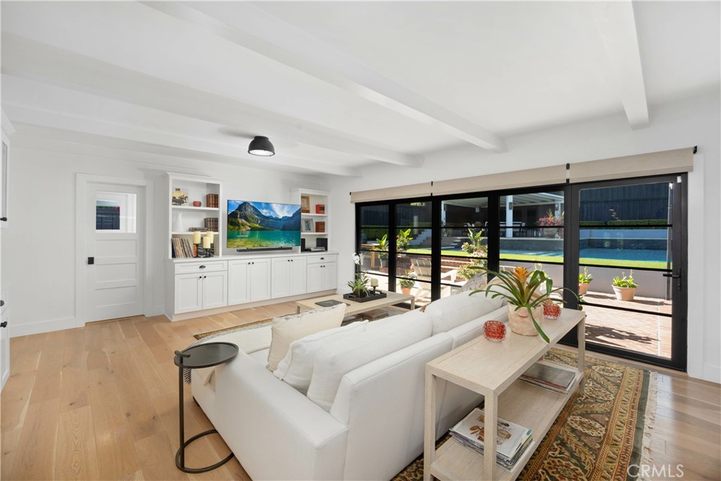 589 W Grandview Avenue