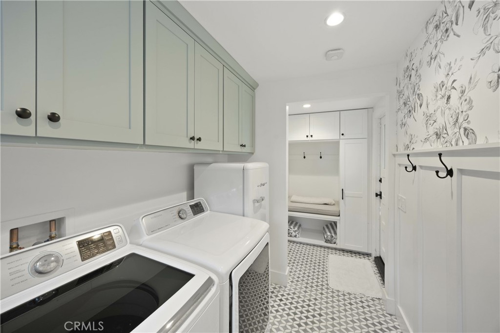 589 W Grandview Avenue