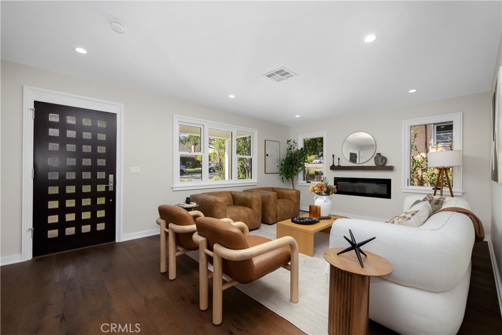 230 N Sunnyside Avenue