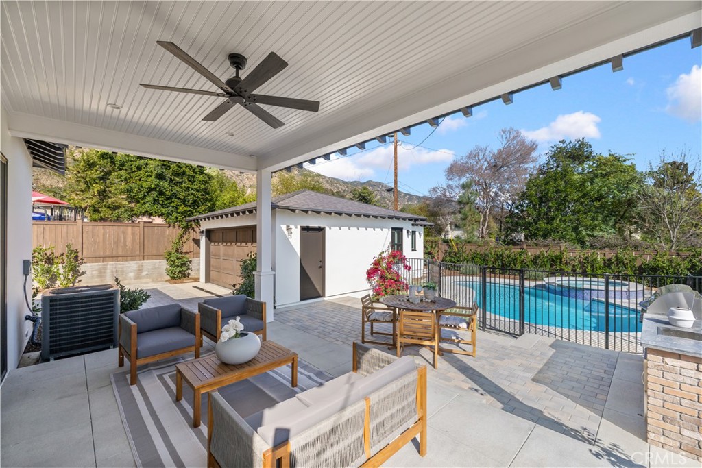 230 N Sunnyside Avenue