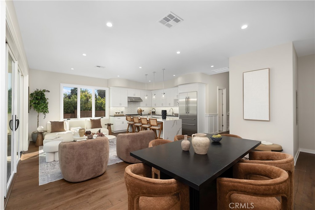 230 N Sunnyside Avenue