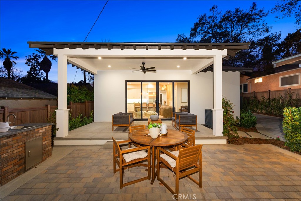 230 N Sunnyside Avenue