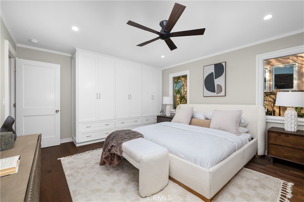 230 N Sunnyside Avenue