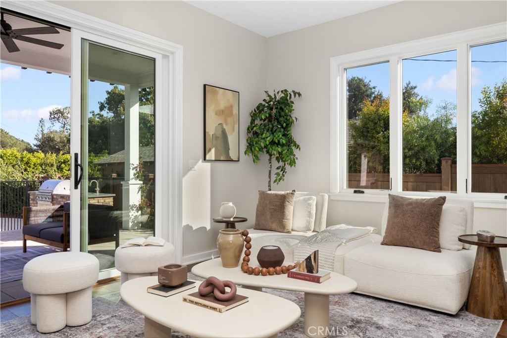 230 N Sunnyside Avenue