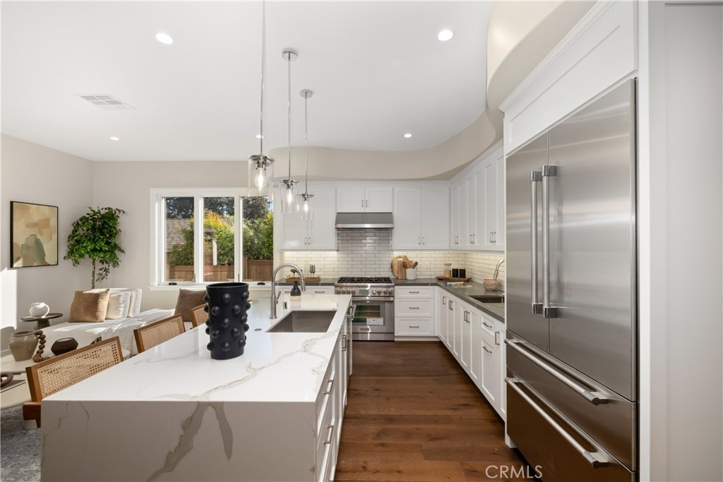 230 N Sunnyside Avenue