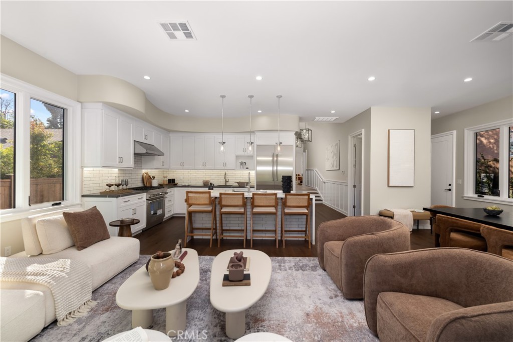 230 N Sunnyside Avenue