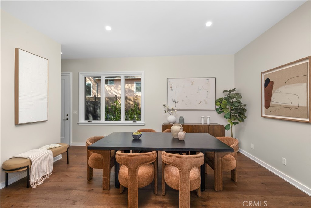 230 N Sunnyside Avenue