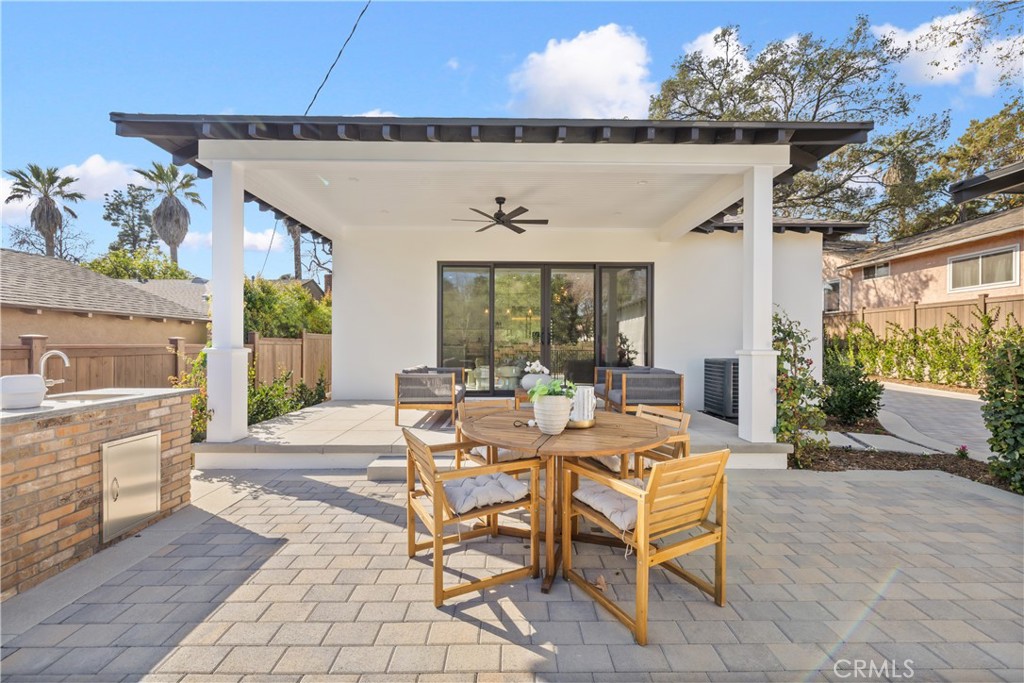 230 N Sunnyside Avenue