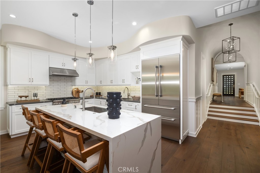 230 N Sunnyside Avenue