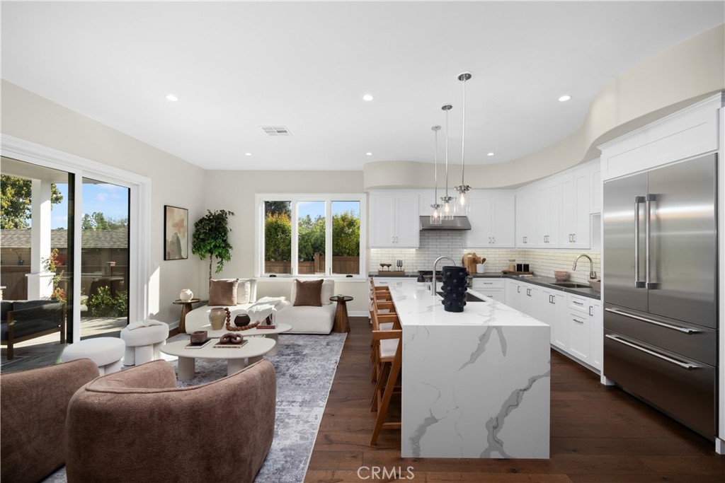 230 N Sunnyside Avenue