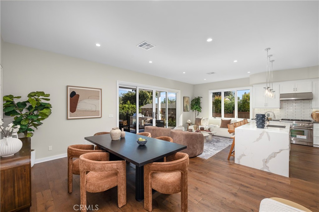 230 N Sunnyside Avenue