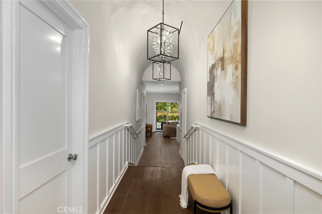 230 N Sunnyside Avenue