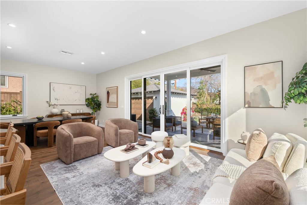 230 N Sunnyside Avenue