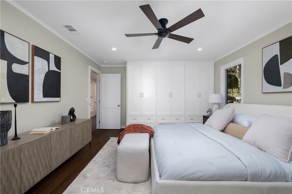 230 N Sunnyside Avenue