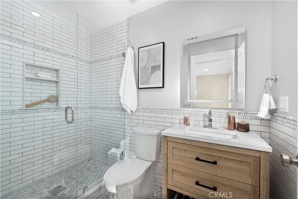 230 N Sunnyside Avenue