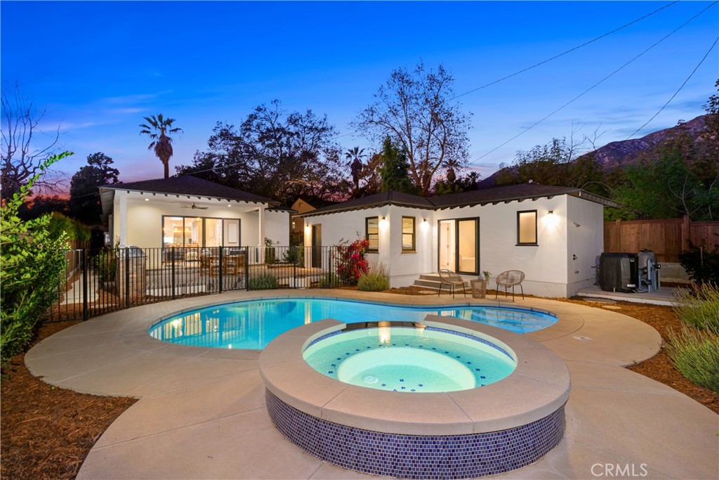 230 N Sunnyside Avenue