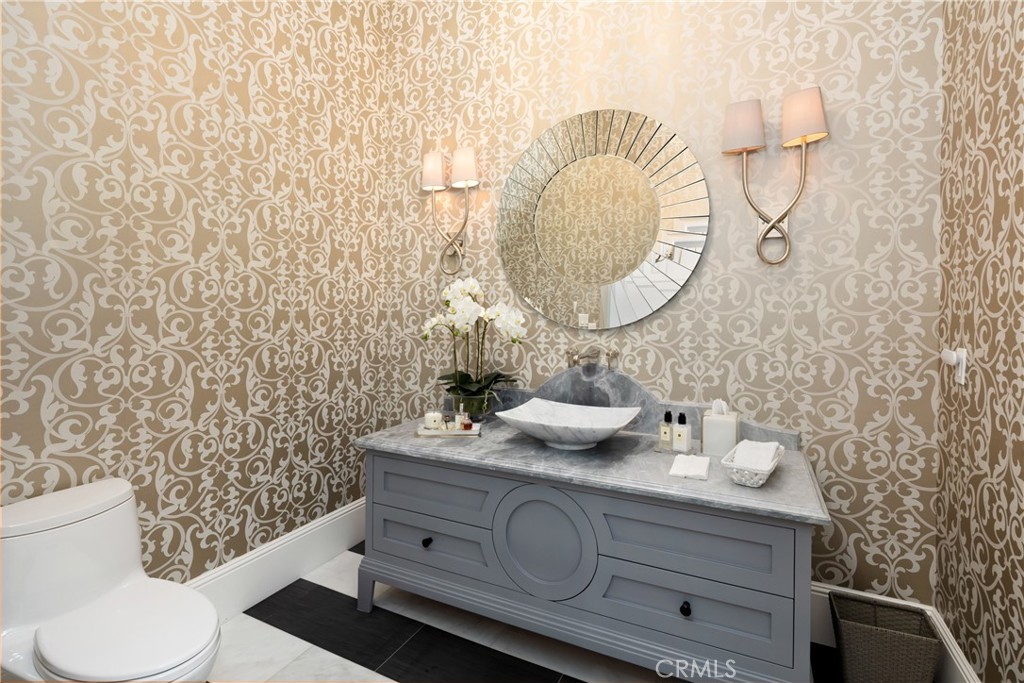 935 W Foothill Boulevard