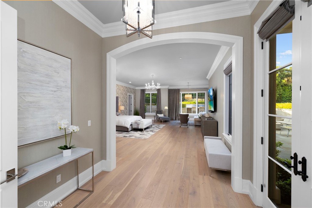 935 W Foothill Boulevard