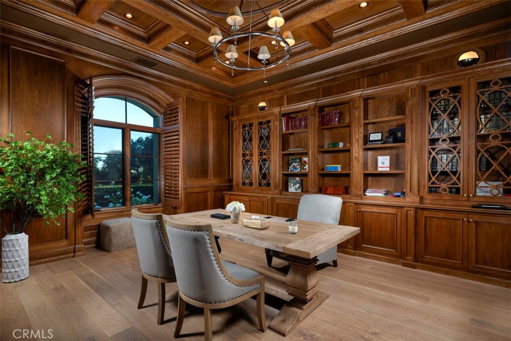 935 W Foothill Boulevard