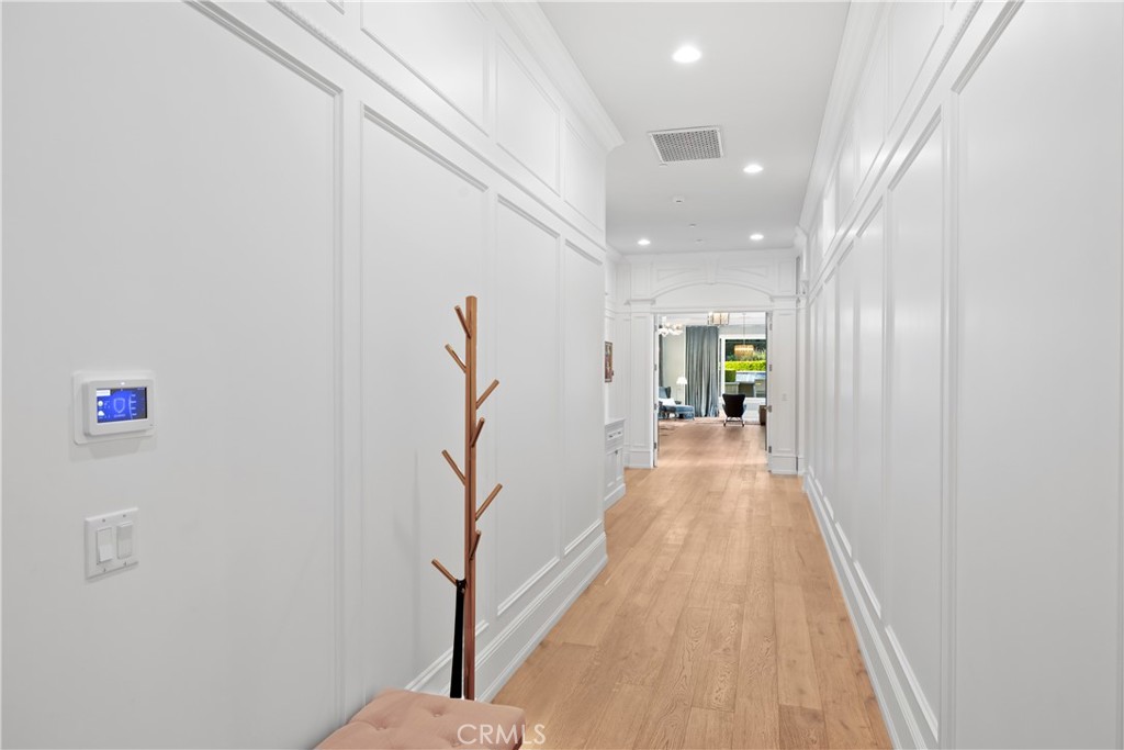 935 W Foothill Boulevard