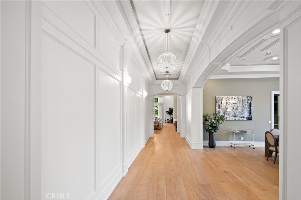 935 W Foothill Boulevard