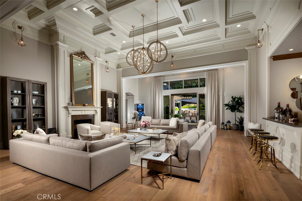 935 W Foothill Boulevard