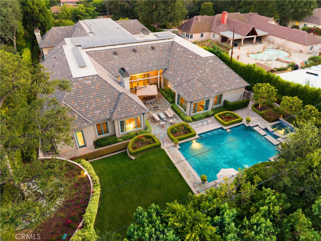 935 W Foothill Boulevard