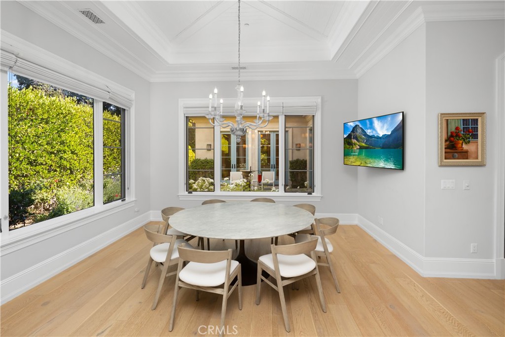 935 W Foothill Boulevard