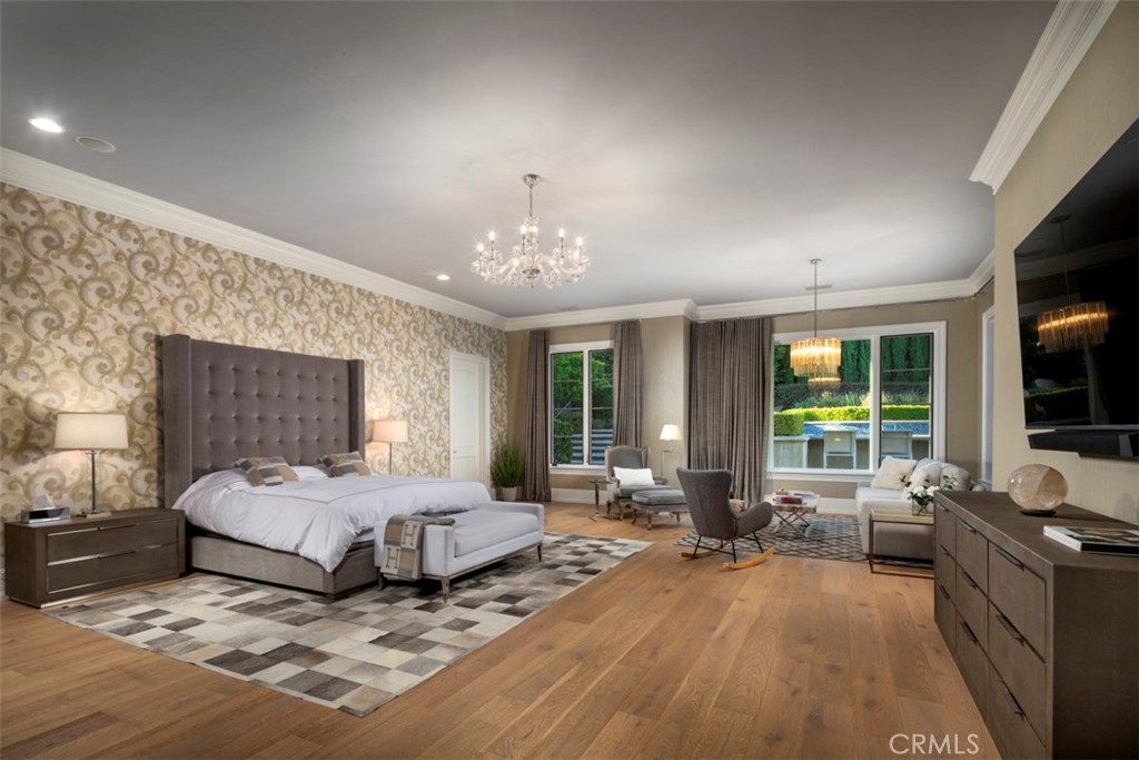 935 W Foothill Boulevard