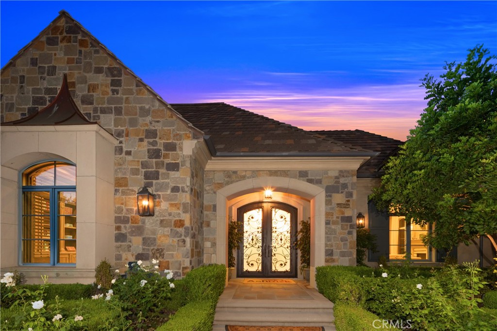 935 W Foothill Boulevard