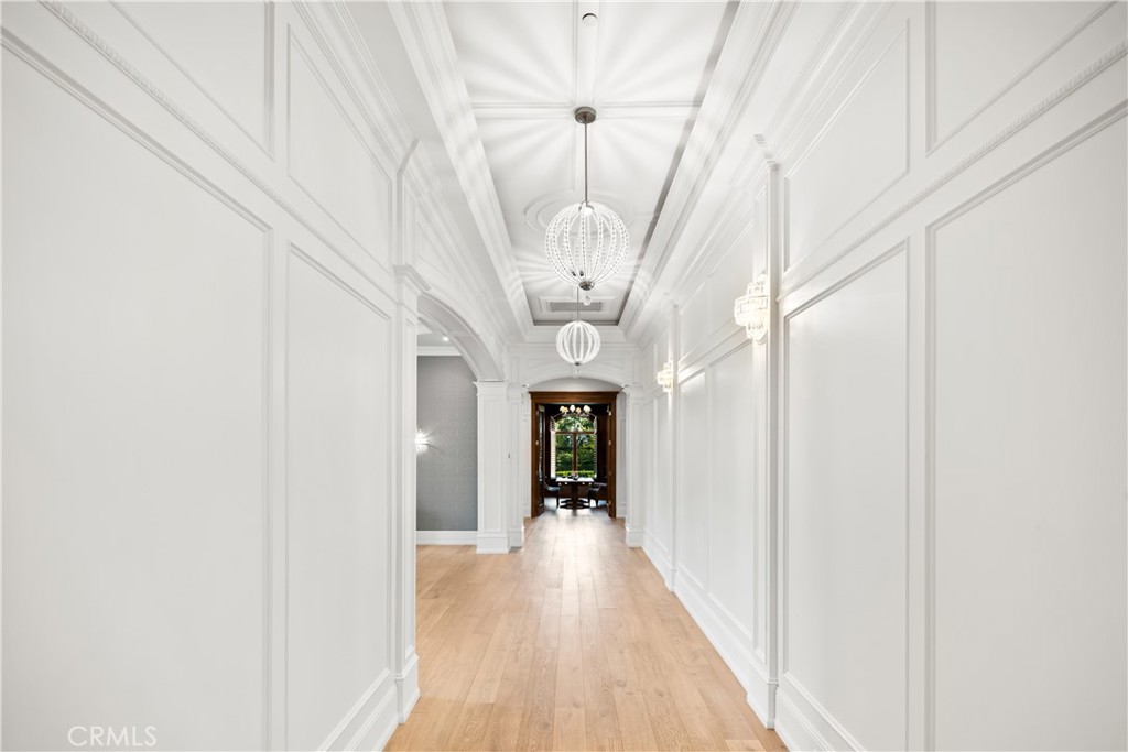 935 W Foothill Boulevard