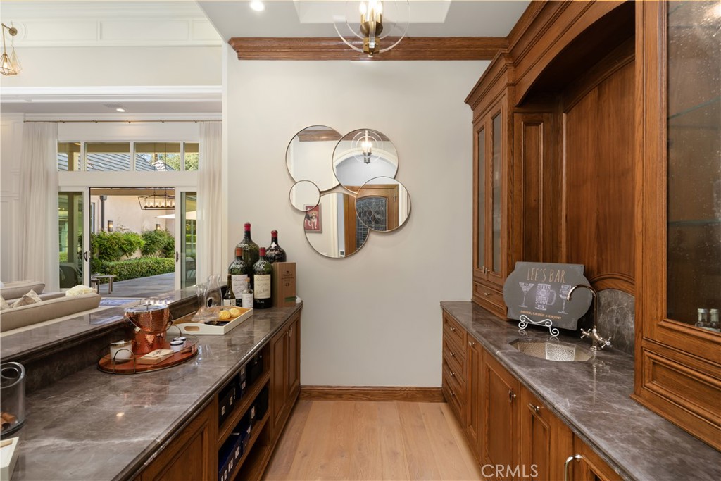 935 W Foothill Boulevard