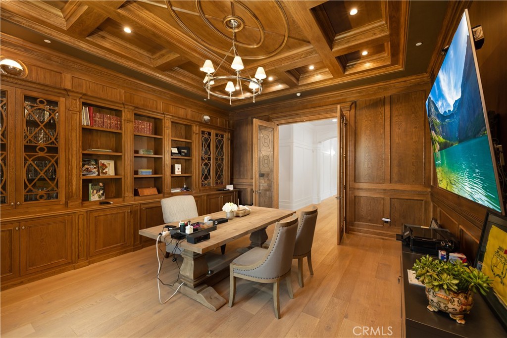 935 W Foothill Boulevard