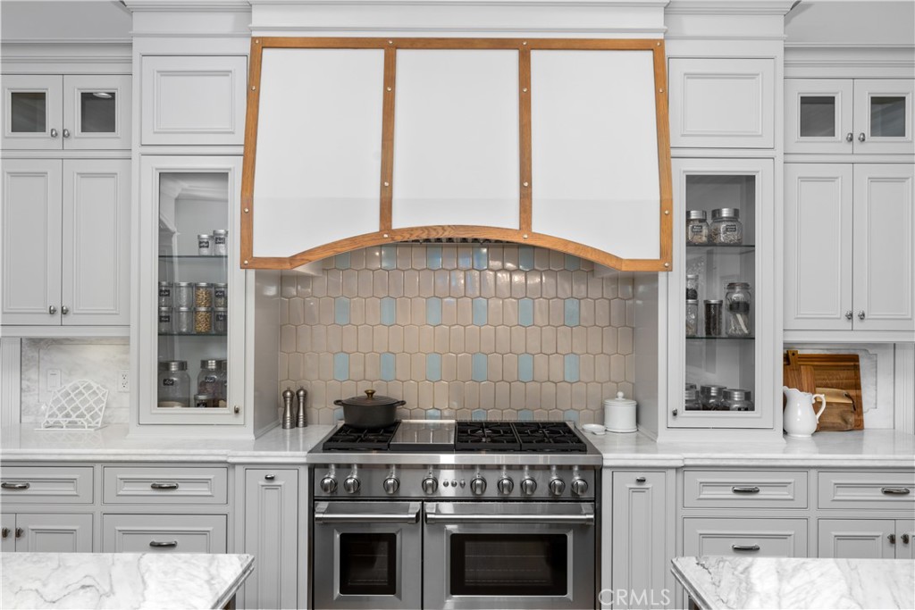 935 W Foothill Boulevard